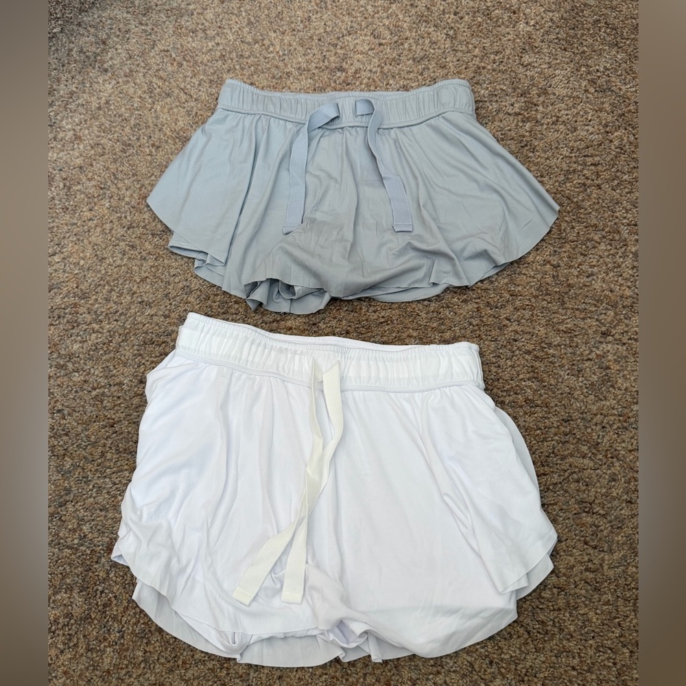 NWOT - Lot of 2 - Zenana - Women's Light Gray and White Butterfly Shorts - Small